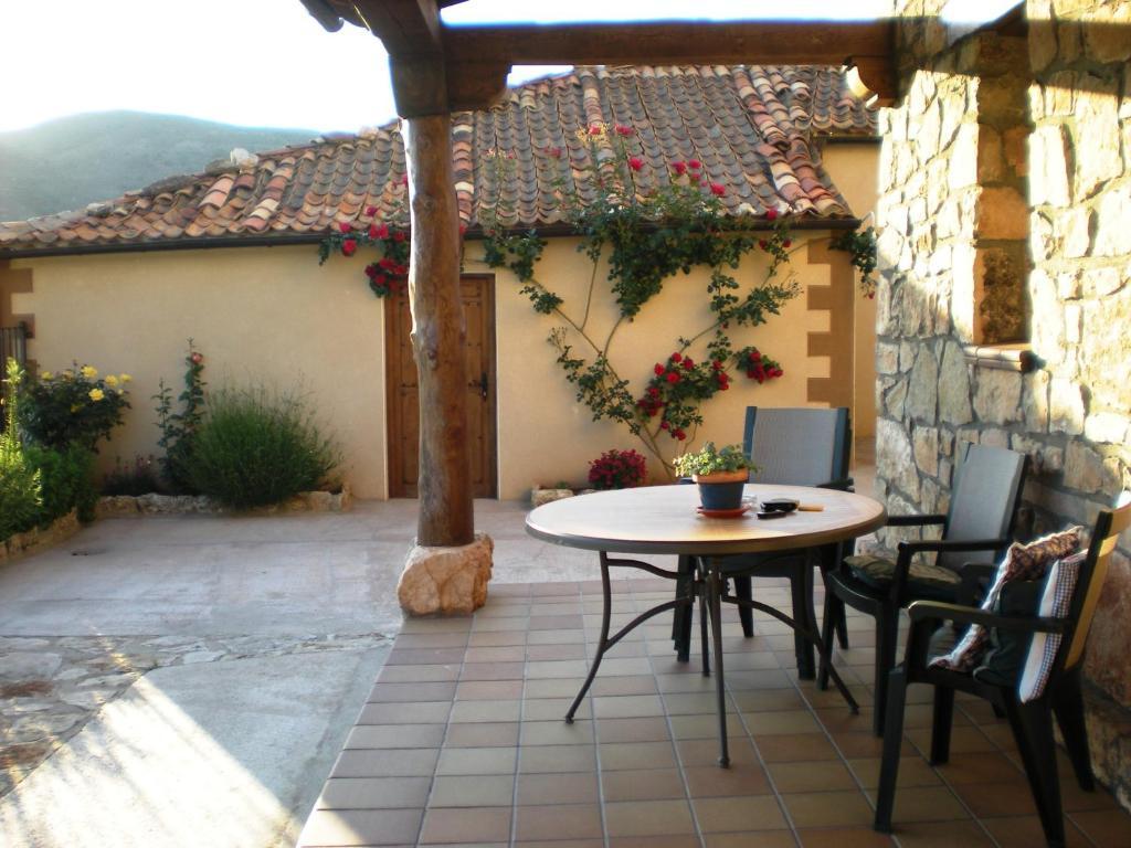 Hotel Los Arrenes De Tarancuena Exterior photo